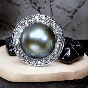 18k White Gold Tahitian Pearl Ring Accented With A Diamond Halo
