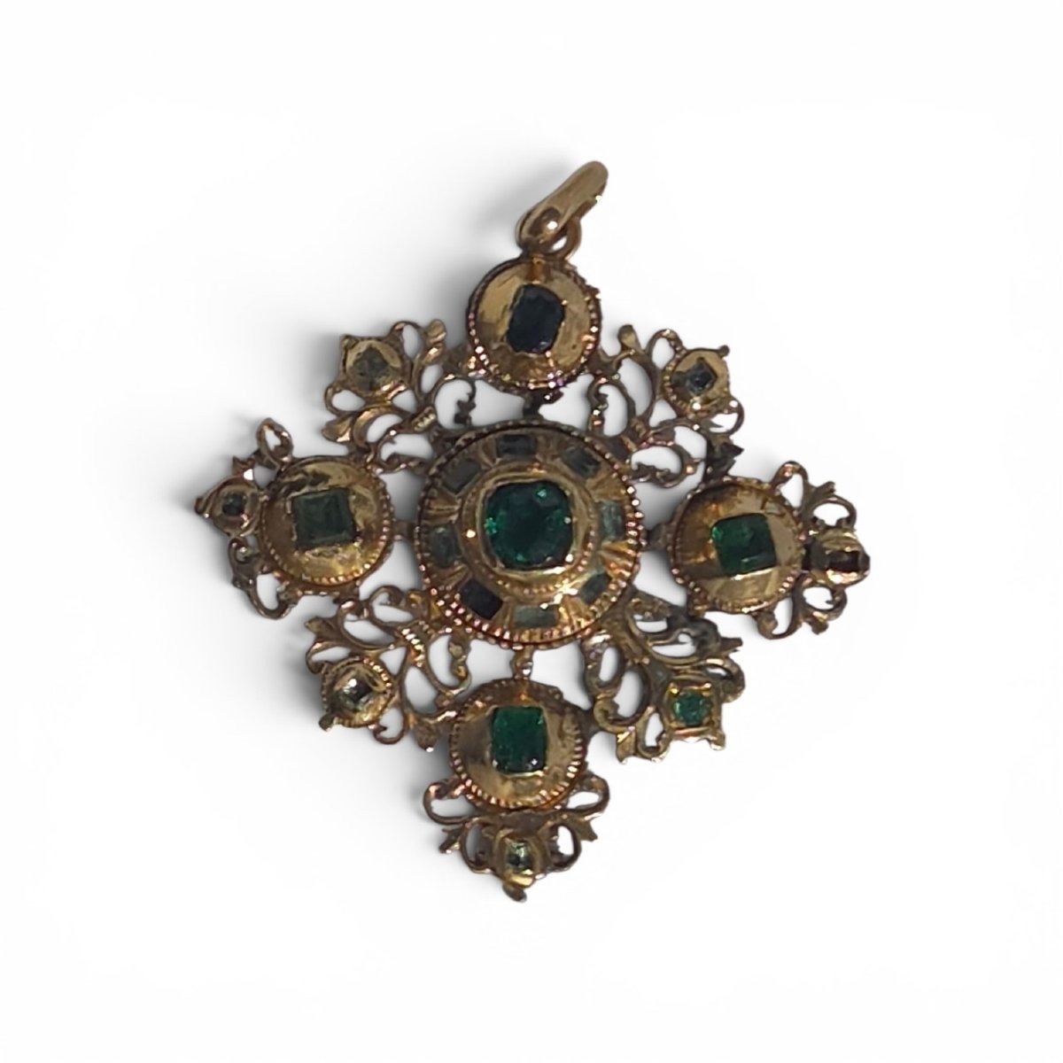 Pendentif antique en forme de croix ibérique, XVIIe siècle