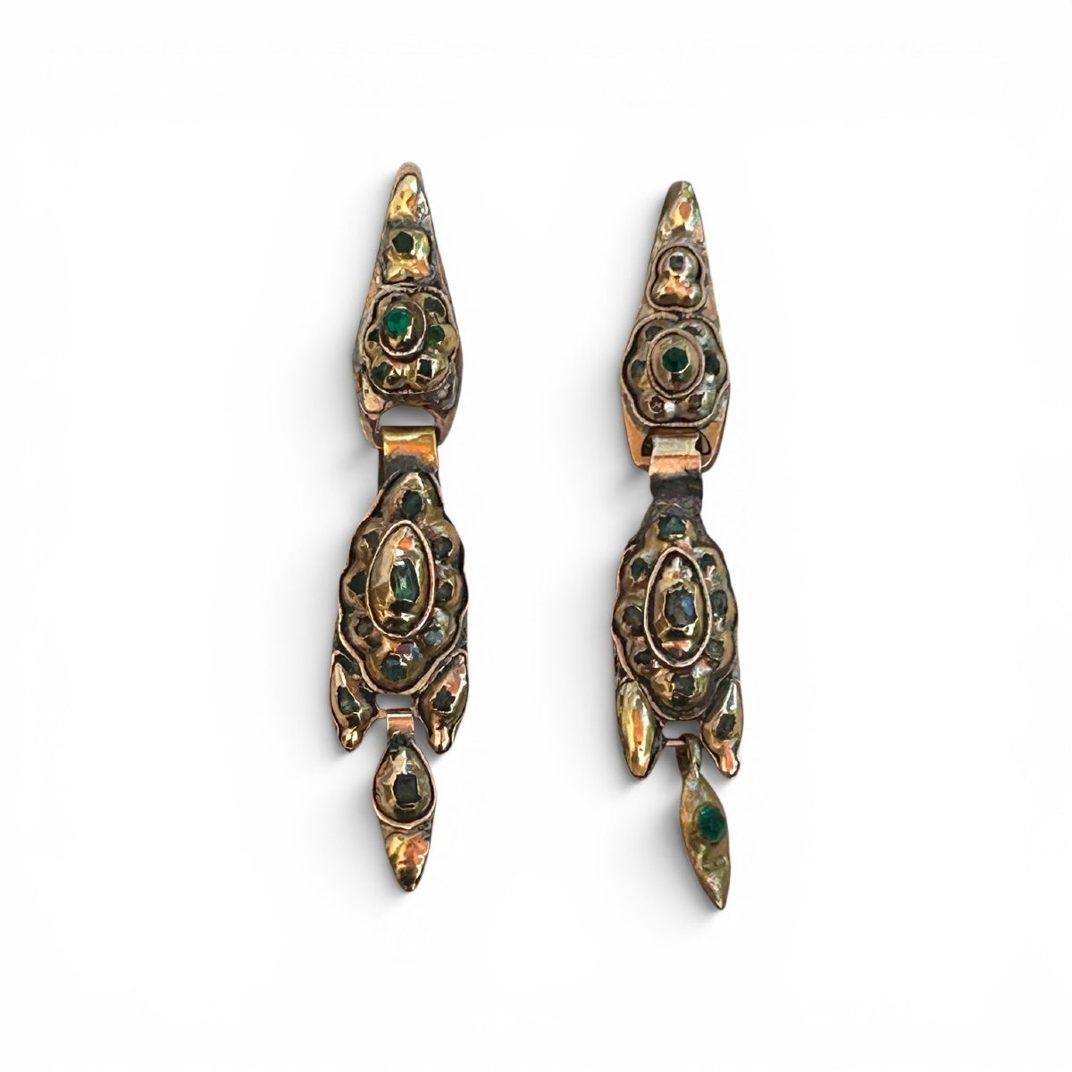Boucles d'oreilles anciennes, style catalan, en or jaune 18 carats, émeraude