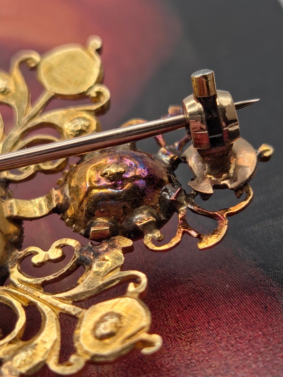 Antique Iberian Brooch In The Baroque Style, Georgian Emerald (circa 1720–1780), Gold Cross-photo-2