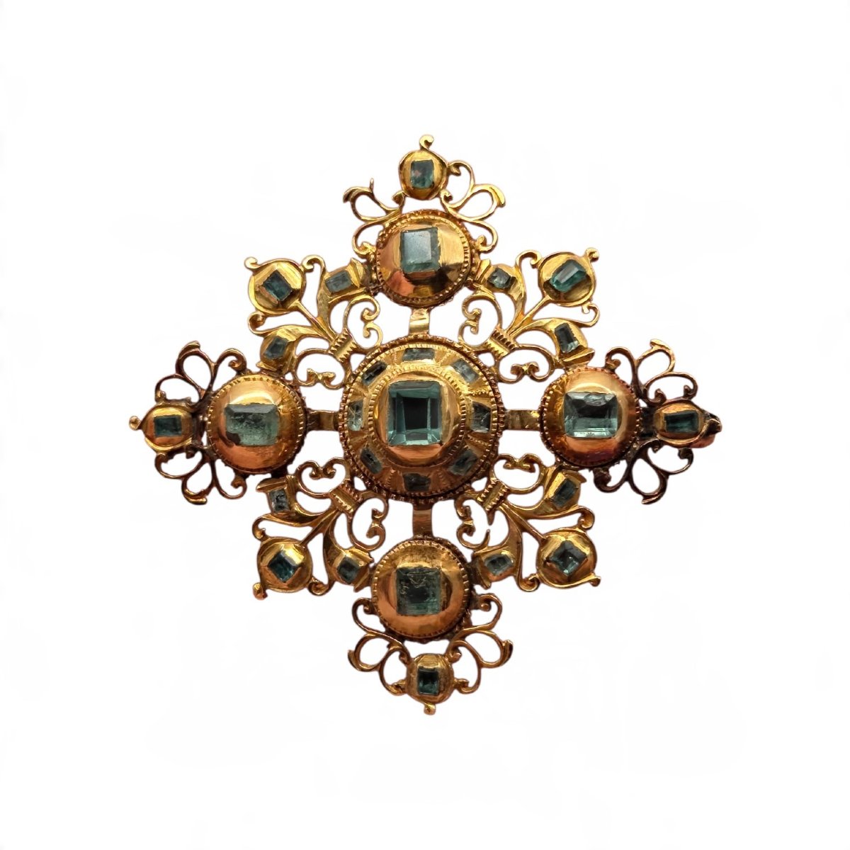 Antique Iberian Brooch In The Baroque Style, Georgian Emerald (circa 1720–1780), Gold Cross
