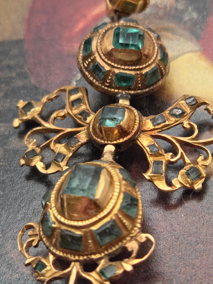 Boucles d'oreilles anciennes ibériques en émeraude, Baroque, Georgian Lazo, or jaune (ca. 1750--photo-3