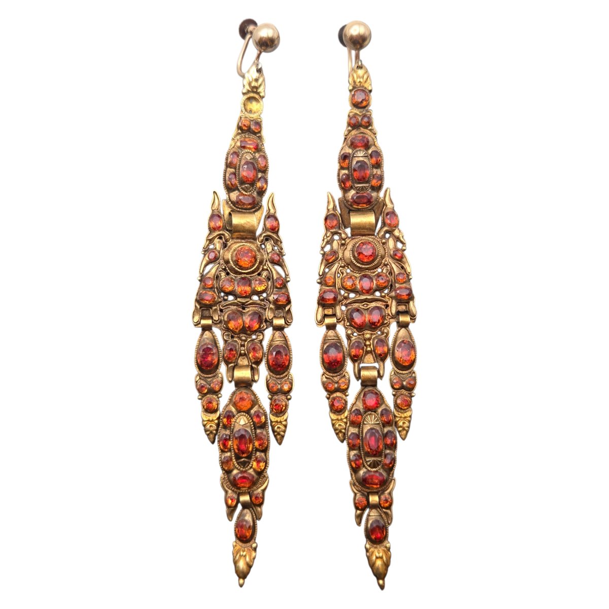 Boucles d'oreilles antiques ibéro-catalanes en hessonite, XIXe siècle, Dame Joan Sutherland