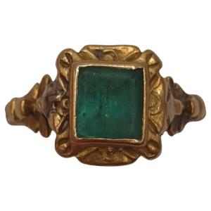Antique Renaissance Ring In Gold And Emerald