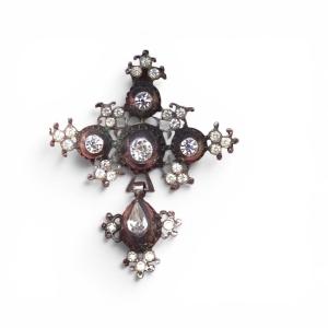 Pendentif ancien en argent en forme de croix normande
