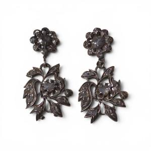 Boucles d'oreilles dormeuses anciennes ornées de diamants, de style victorien