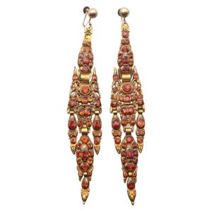 Boucles d'oreilles antiques ibéro-catalanes en hessonite, XIXe siècle, Dame Joan Sutherland