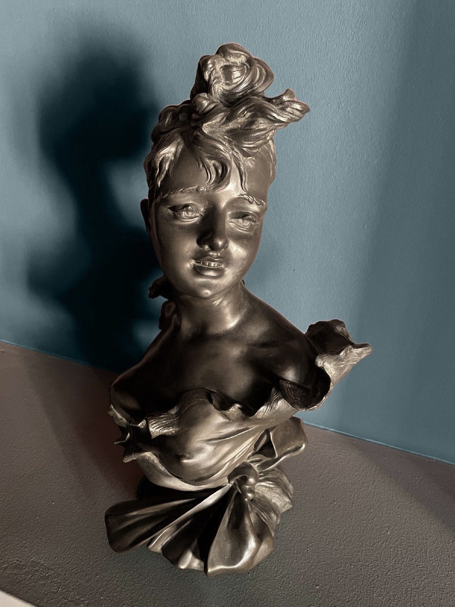 Bronze Sculpture Of A Young Woman - Signed Antonÿ