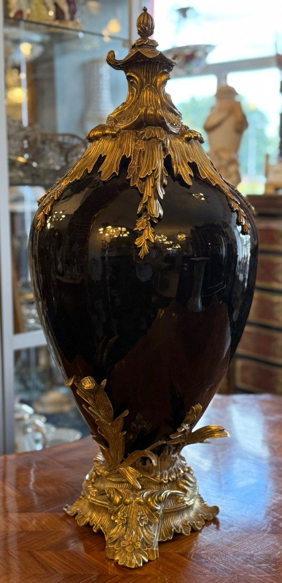 A Magnificent Large Bronze Urn In The French 15th Century Rococo Style-photo-2