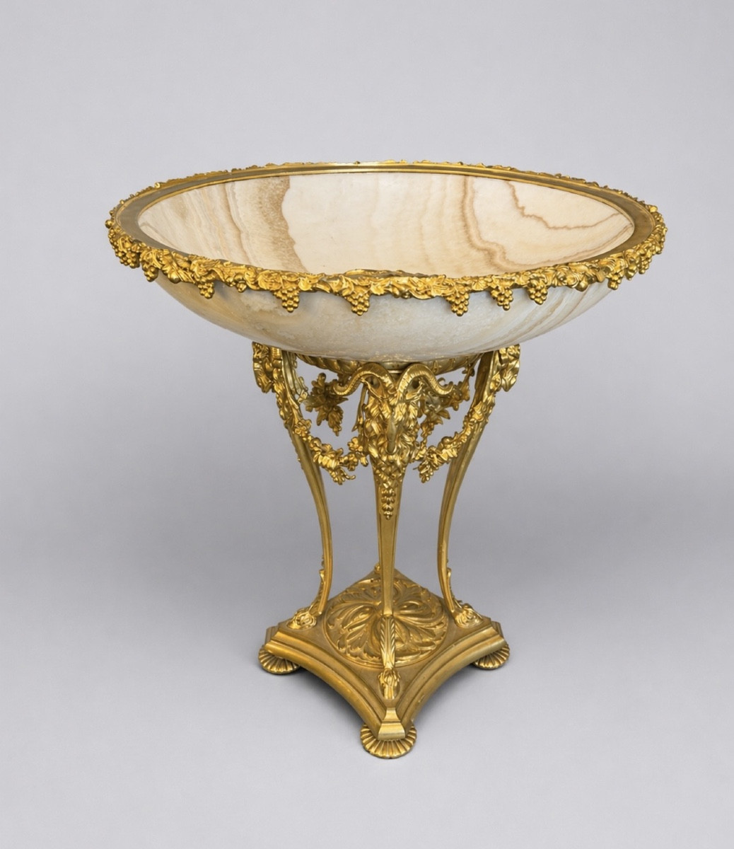 GRAND CENTRE DE TABLE EN BRONZE DORÉ
