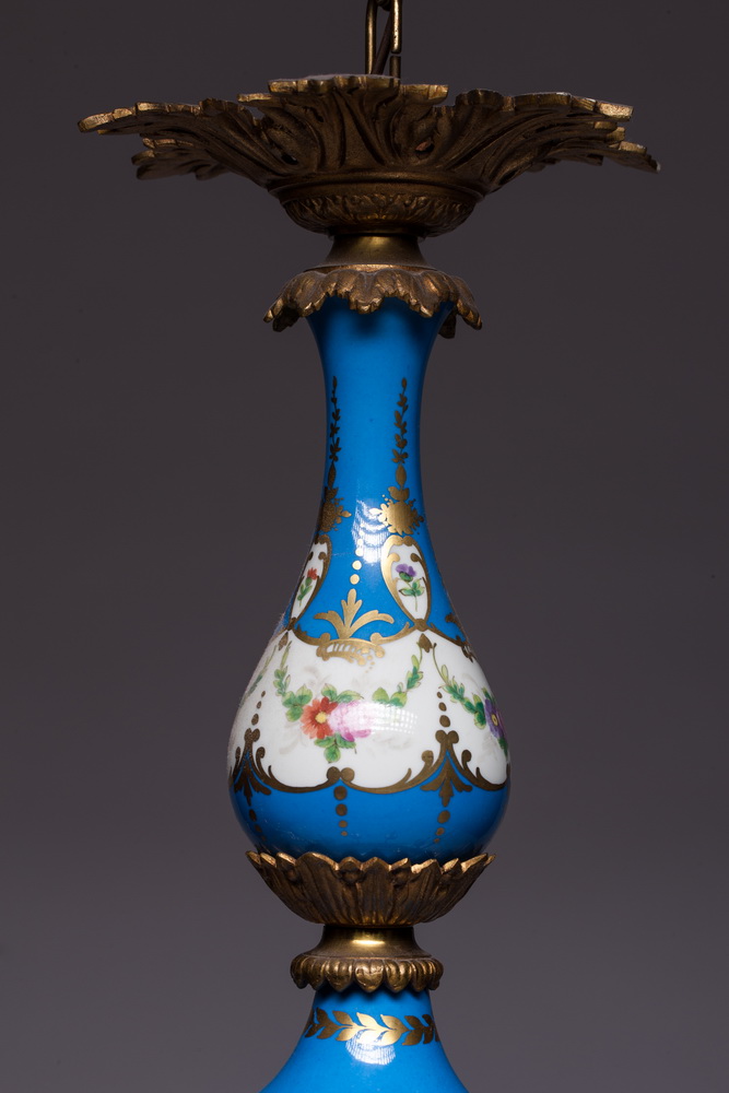 Lustre à 8 Lumières Bleu En Bronze Doré Et Porcelaine De Sèvres-photo-2
