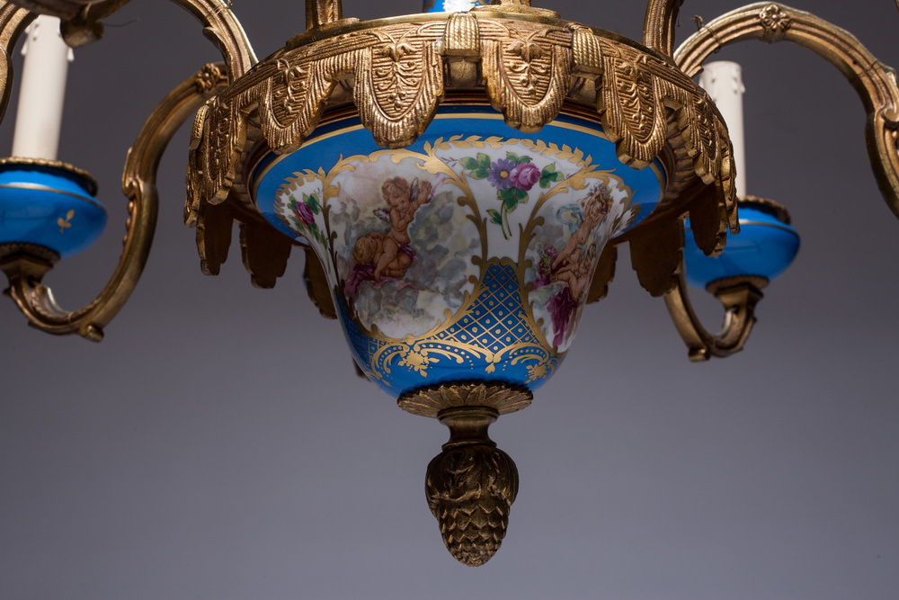 Lustre à 8 Lumières Bleu En Bronze Doré Et Porcelaine De Sèvres-photo-4