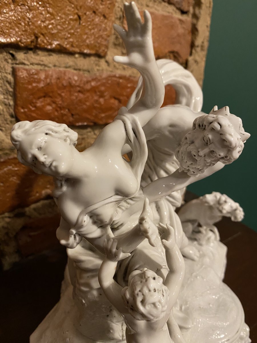 TOURNAI porcelaine groupe statue, Soft-paste porcelain, glazed-photo-4