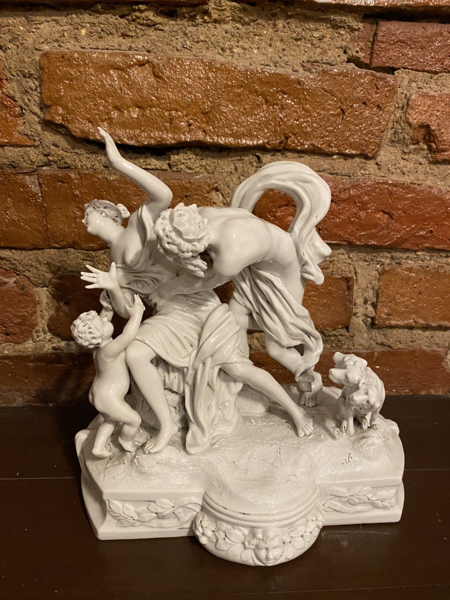 TOURNAI porcelaine groupe statue, Soft-paste porcelain, glazed