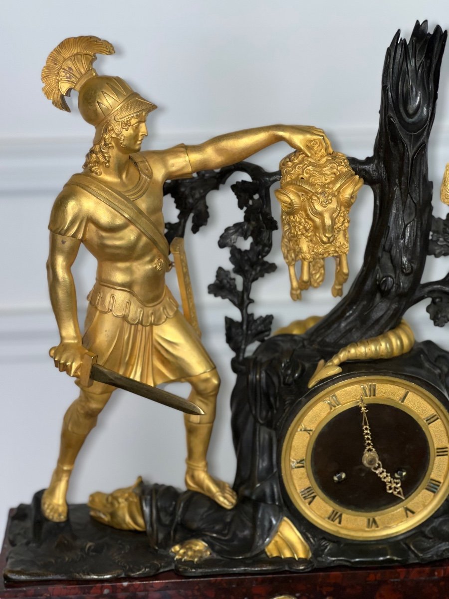Pendule Représentant  JASON AYANT VAINCU LE DRAGON Bronze Dore Empire Mouvement Signé B 19ème Siècle France Paris-photo-2