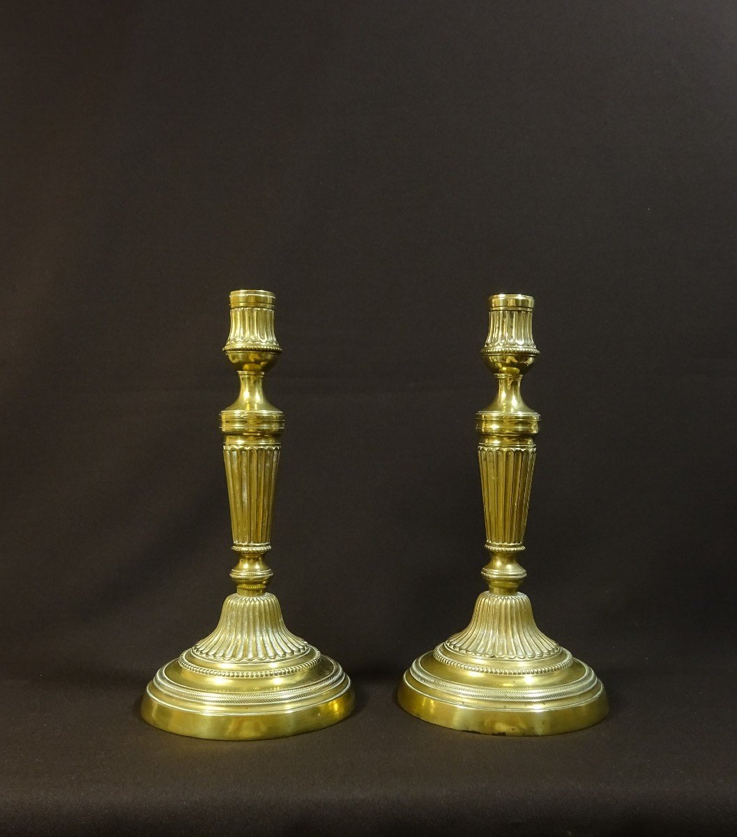 Paire De Flambeaux En Bronze  Du XVIIIeme Si&egrave;cle, Epoque Louis XVI, Beau Mod&egrave;le Ouvrag&eacute;-photo-2