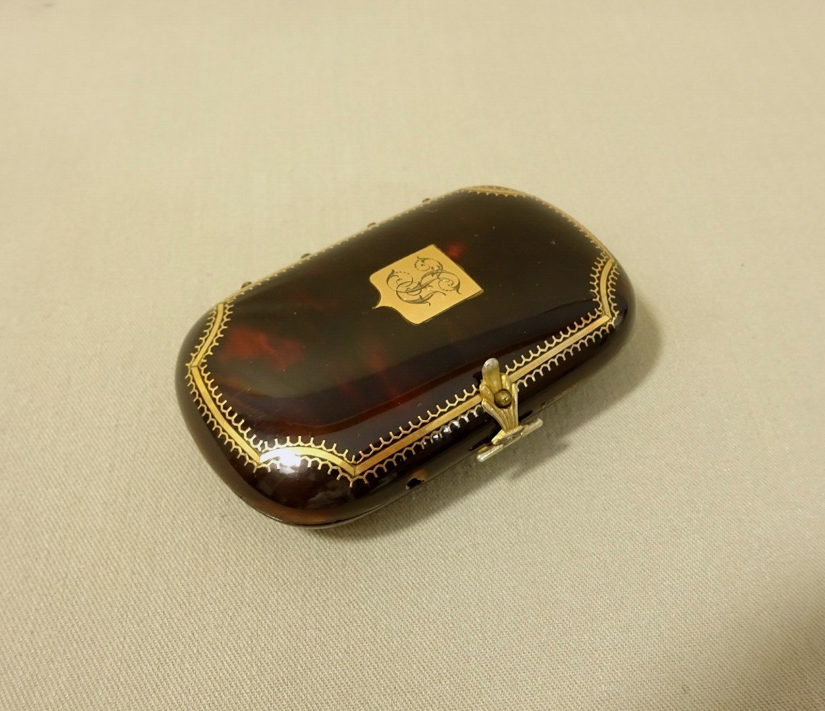 19th Century Tortoiseshell, Silver, Gold-inlaid Case With Interior Fabric Pockets-photo-4