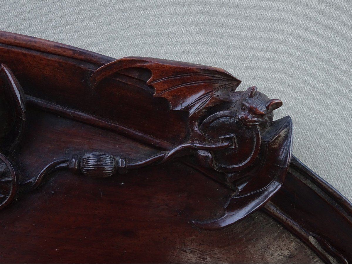 Chine Fin Du XIXeme, Grand Plateau en Bois Sculpt&eacute; &agrave; D&eacute;cor De Dragon, Chauve-souris Porte Bonheur et Monnaie Sap&egrave;que-photo-4
