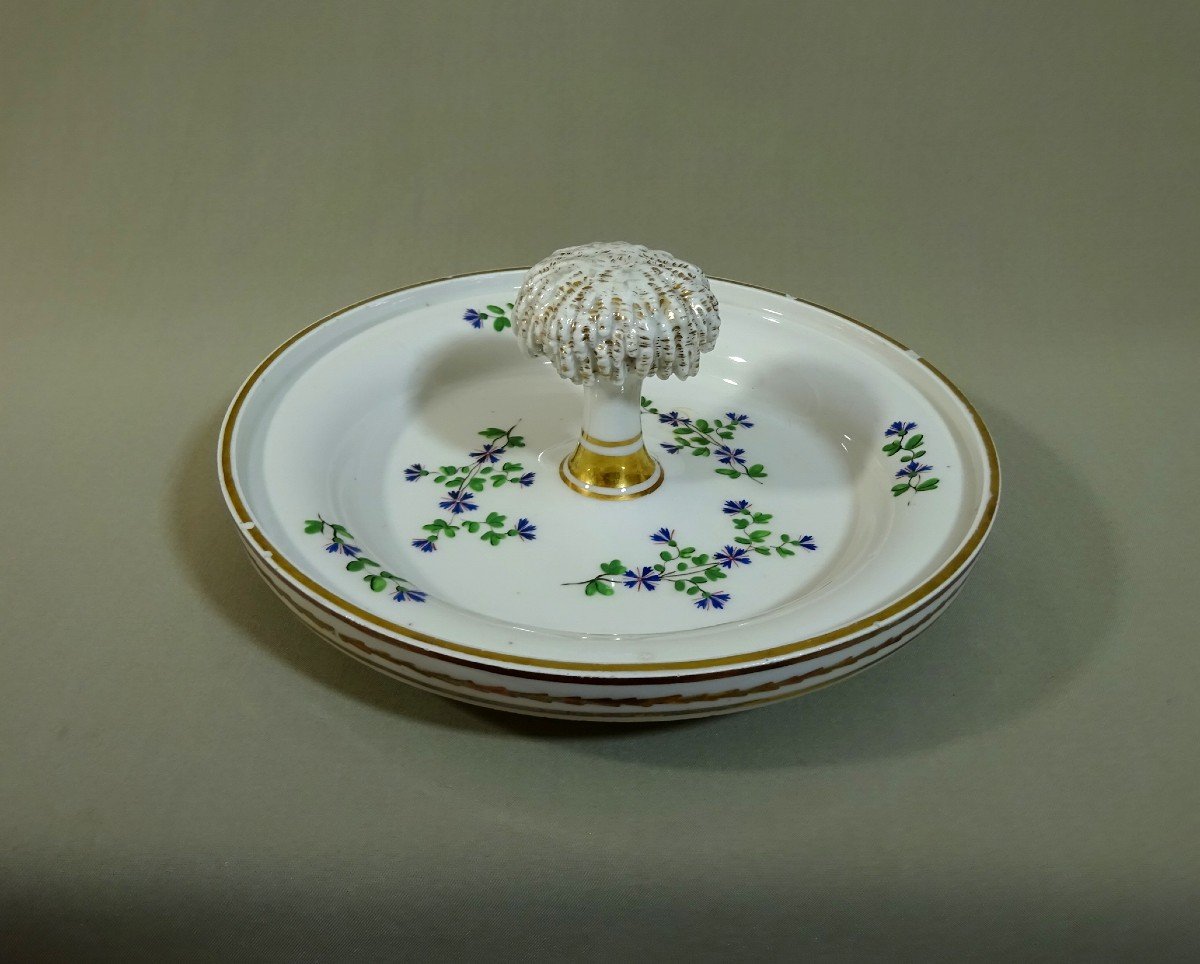 Sèvres, Paris, Couvercle De Glacière Du XVIIIe Siècle En Porcelaine, Décor Aux Barbeaux, si Cher à Marie-Antoinette-photo-2