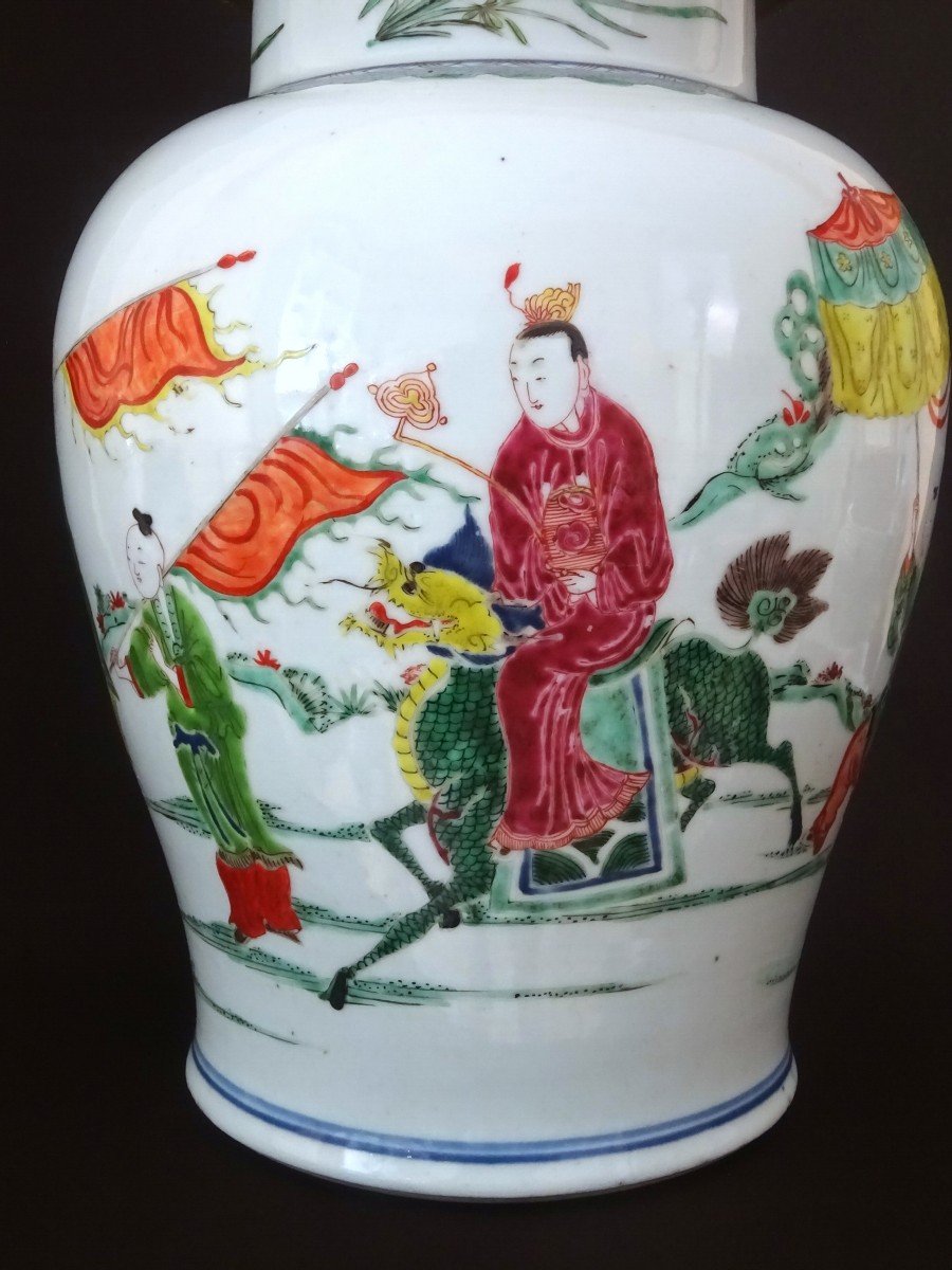 China Kangxi Dynasty (1661-1722), Important  Porcelain Vase Decorated With The Young Emperor Riding A Chimera-photo-7