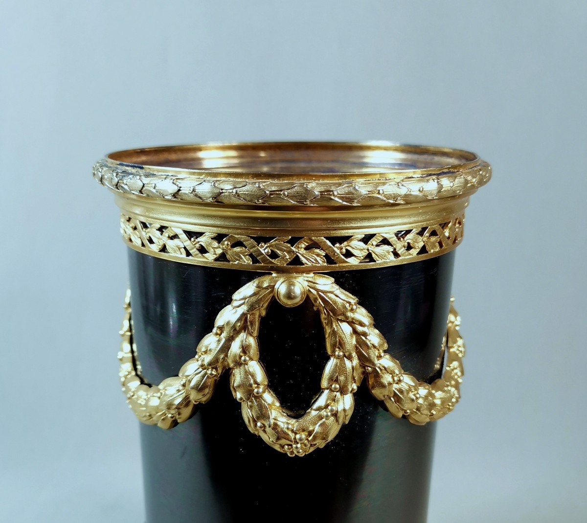 Goldsmith Boin Taburet Louis XVI Style Tubular Vase In Silver Vermeil & Iridescent Black Gunmetal Patina-photo-3