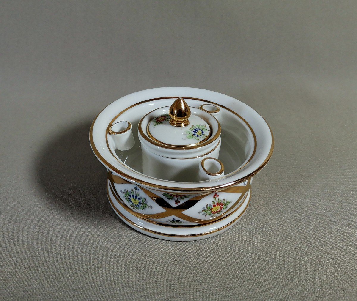 Limoges fin XIXe, Encrier en Porcelaine à Décor Peint de Petites Fleurs, Treillis & Liserets Or-photo-2