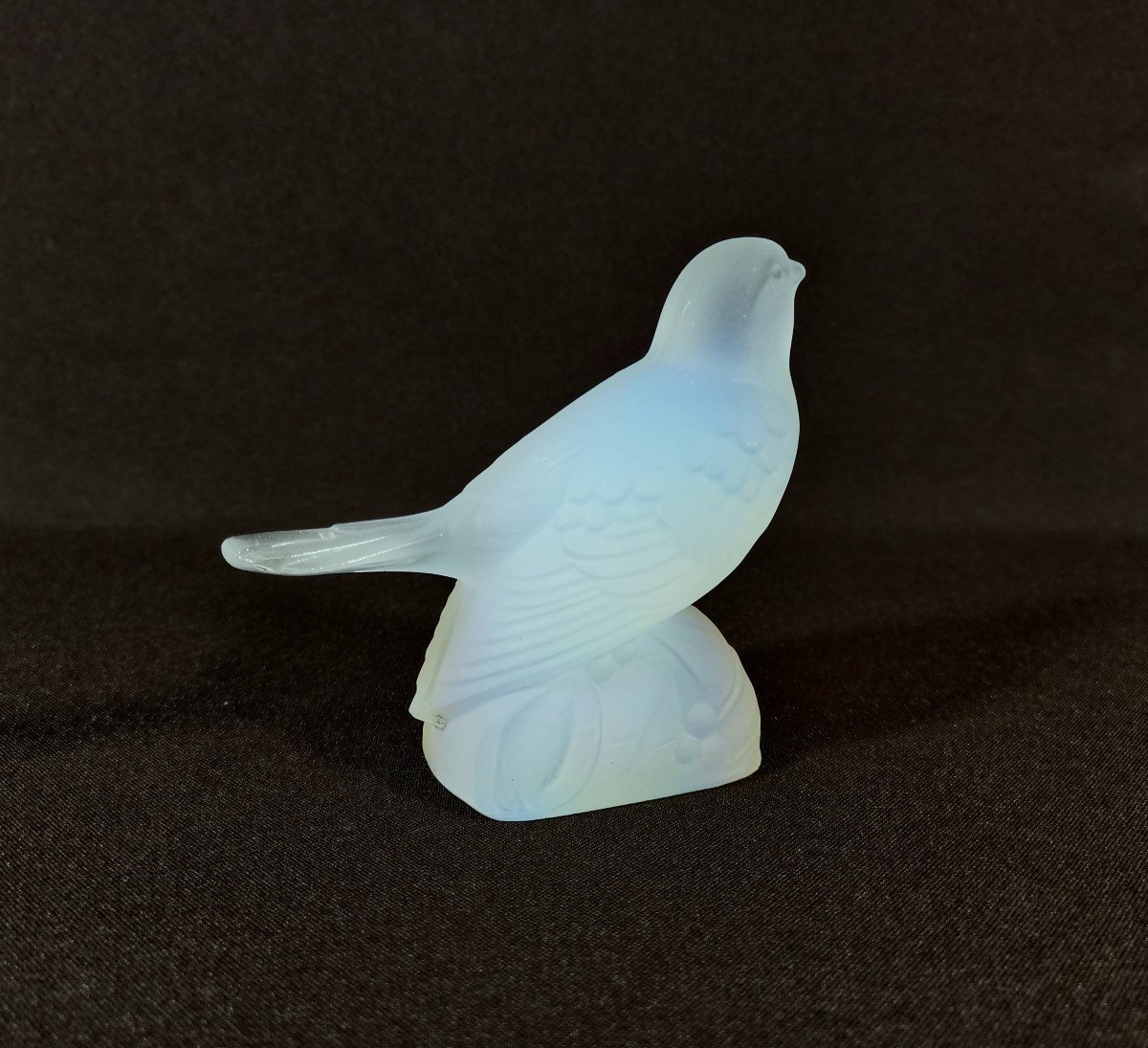 Marius Sabino, Oiseau Moineau en Cristal Opalescent Moulé-pressé, Vers 1930, Epoque Art Déco-photo-2