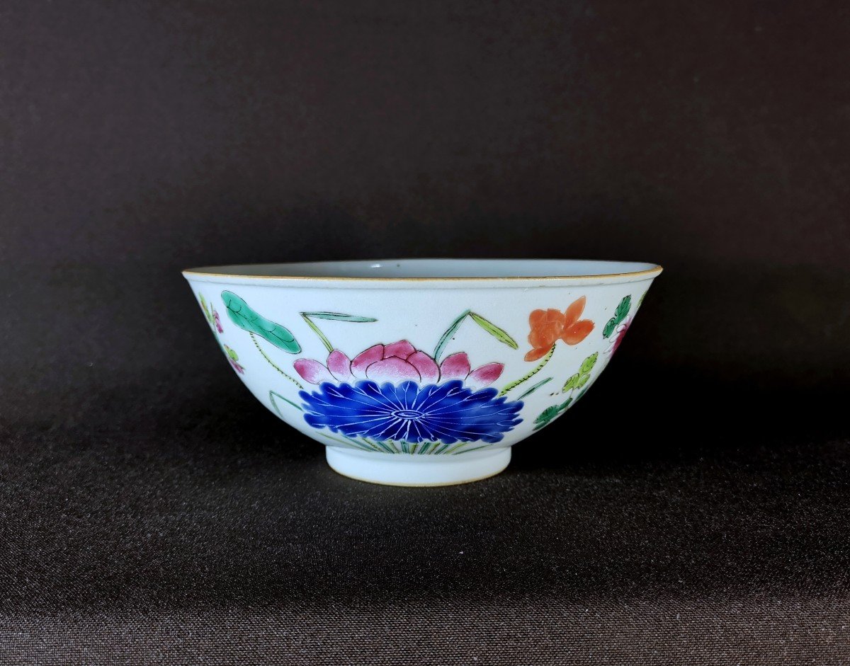 China 18th Century, Qing Period, Large Porcelain Bowl Or Cup With Polychrome Flower Hedge Decor