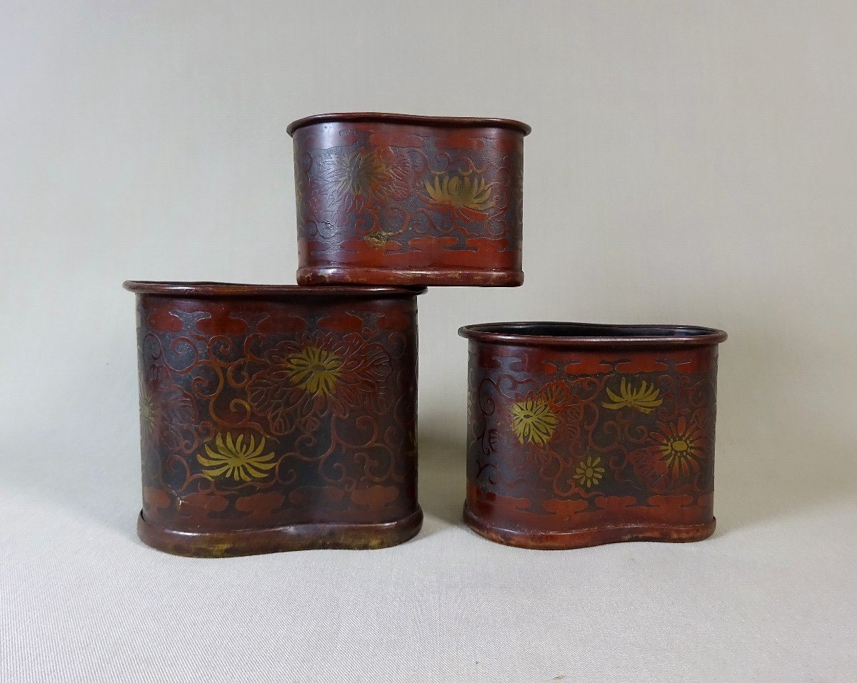 Japan 19th Century, Meiji Period, Three Measures Or Cups In Patina Copper Engraved With Flowers In Acid-photo-2