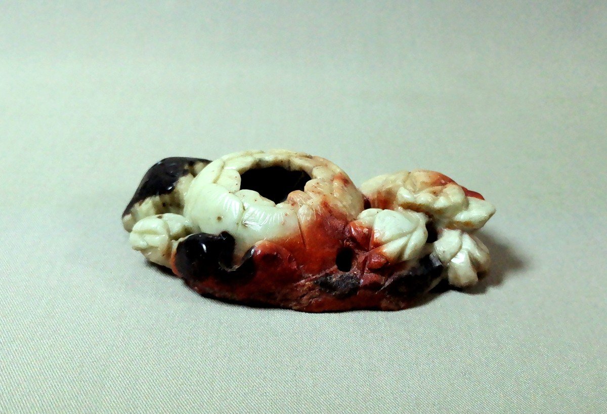 China 19th Qing Dynasty, Inkwell For Man Of Letters Celadon Grey Green Steatite Infused Crimson