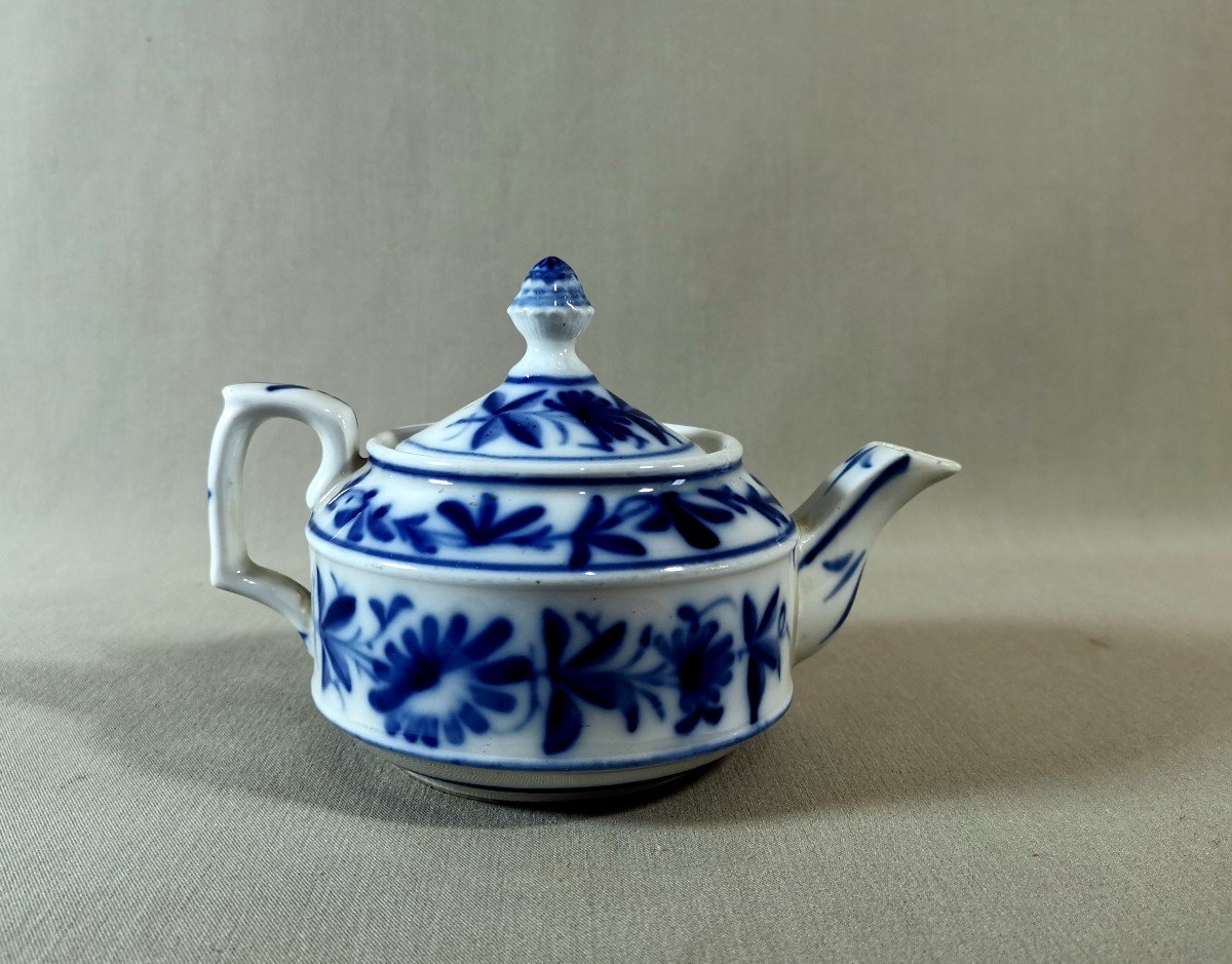 Porcelaine de Bayeux, Début XIXe Siècle, Théière en Porcelaine Blanc Bleu à Décor de Fleurs-photo-2