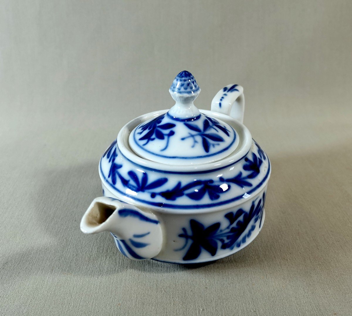 Porcelaine de Bayeux, Début XIXe Siècle, Théière en Porcelaine Blanc Bleu à Décor de Fleurs-photo-5
