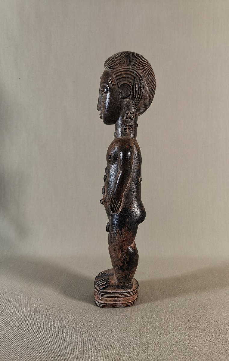 Afrique, ancienne statuette Baoulé Masculine Waka Sona, Scarifiée au Visage et au Corps-photo-1