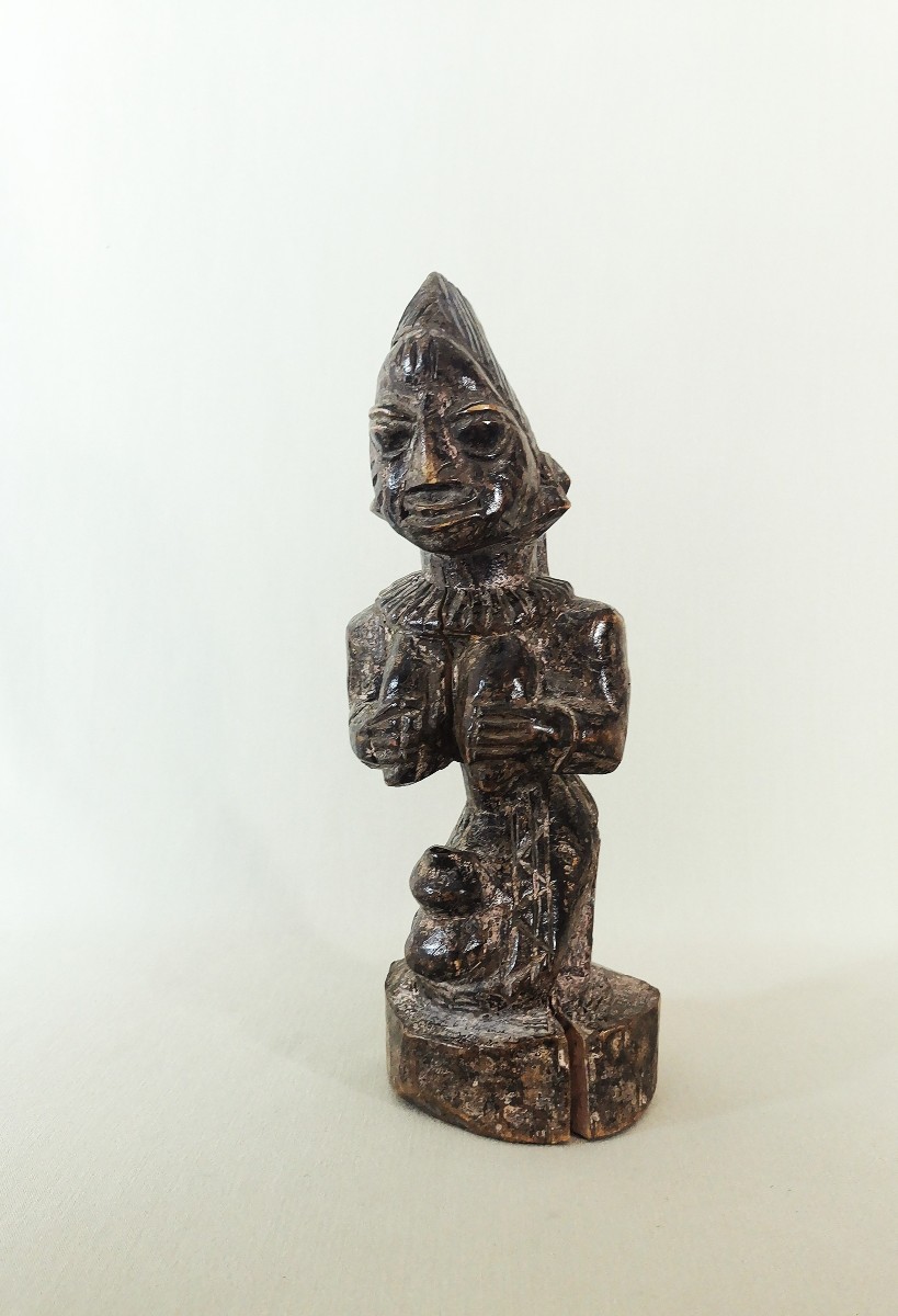 Antique Wooden Statuette Depicting A Breastfeeding Woman, Ibedji, Yoruba, Nigeria