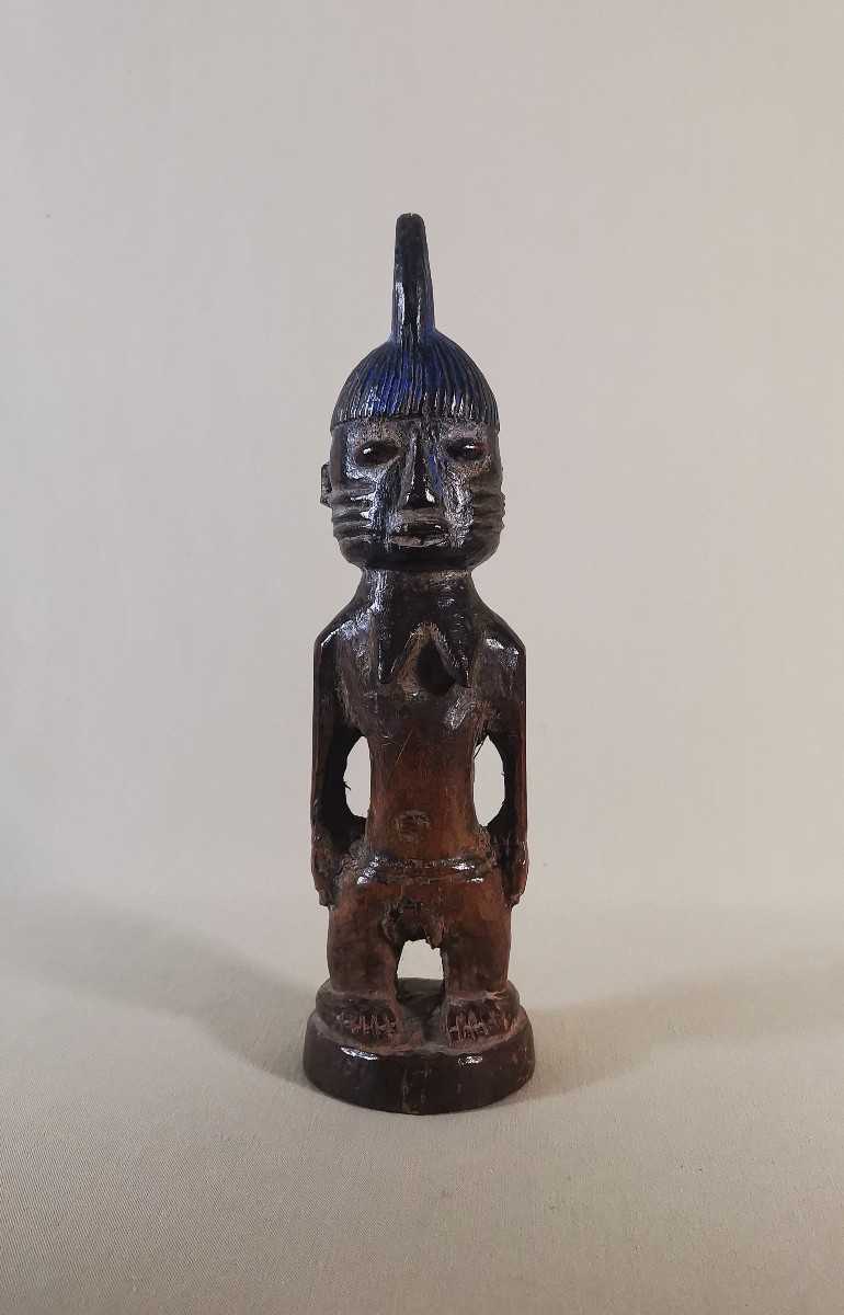 Ancienne Statuette en Bois Sculpté,  Ibedji, Yoruba, Nigéria,  Belle Patine, Polychromie Bleue
