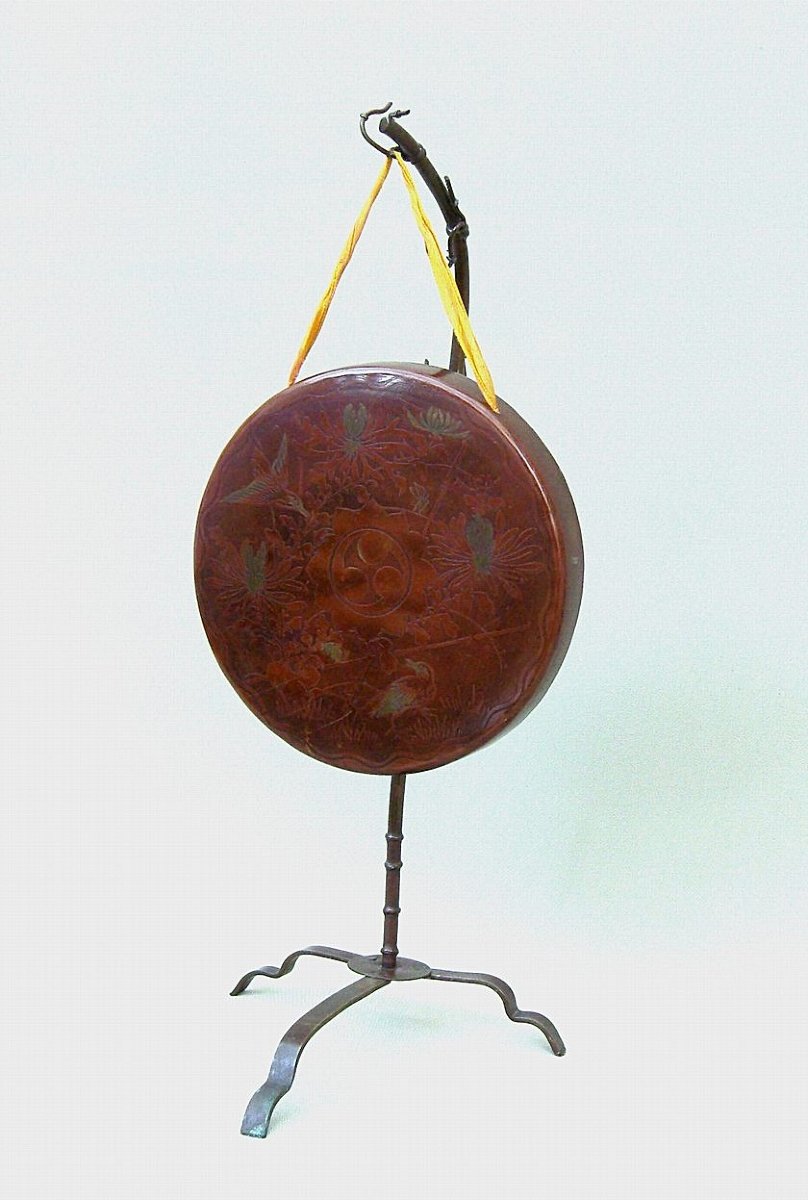 Japan Meiji Period, Gong With Engraving Of Flowers, Birds And Triskel, Stem Imitation Bamboo-photo-3