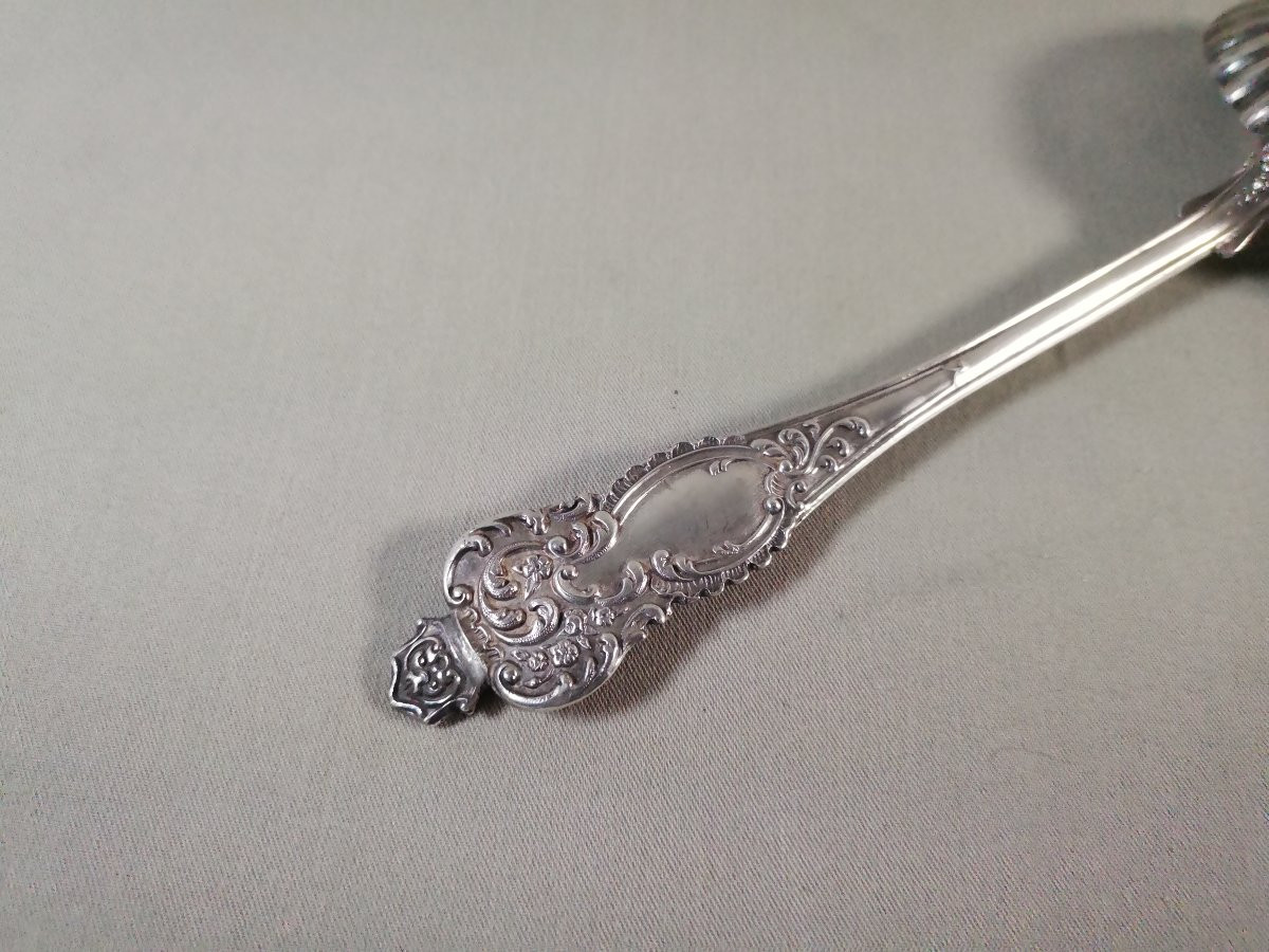 Cuillère à Saupoudrer, Beau modèle Rocaille Baroque XIXe en Argent Minerve, Orfèvre Malique-photo-3