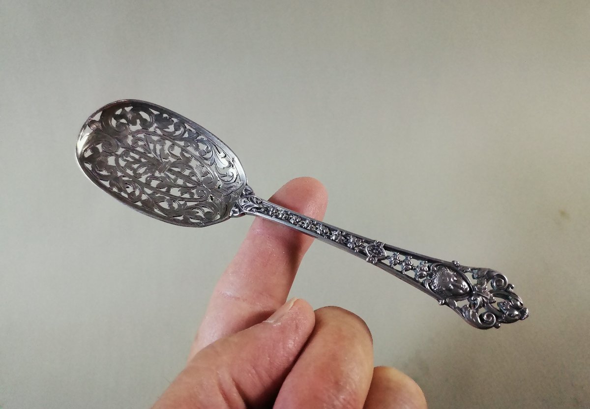 Cuillère à Saupoudrer en Argent richement Repercée, ou à Mignardises, Orfèvre Henri Soufflot-photo-4