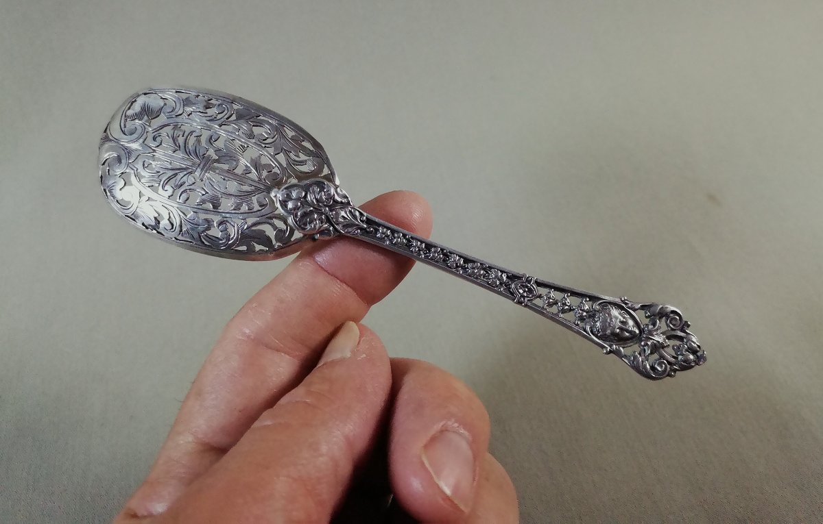 Cuillère à Saupoudrer en Argent richement Repercée, ou à Mignardises, Orfèvre Henri Soufflot-photo-3