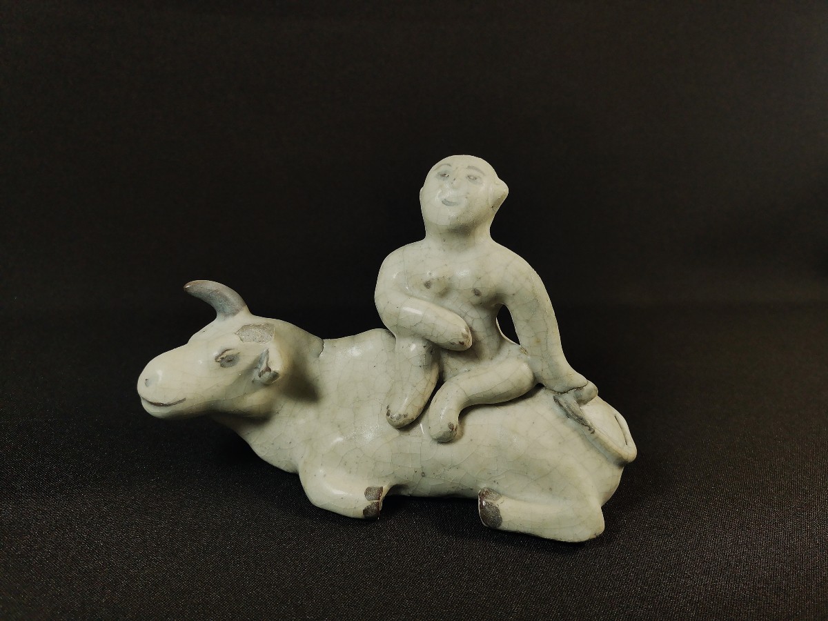 Chine Dynastie Yuan,  Statuette Garçon Chevauchant un Buffle d'Eau, Terre Cuite Glaçurée