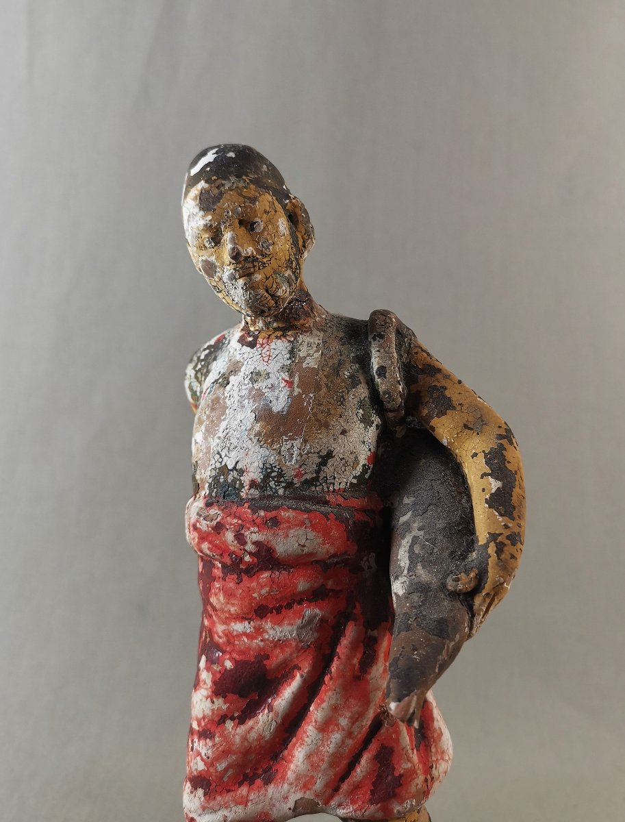 Statuette antique, Grèce, Béotie, Thébes, Rhitsona, Terre cuite Figurant un Porteur d'Eau, -photo-1