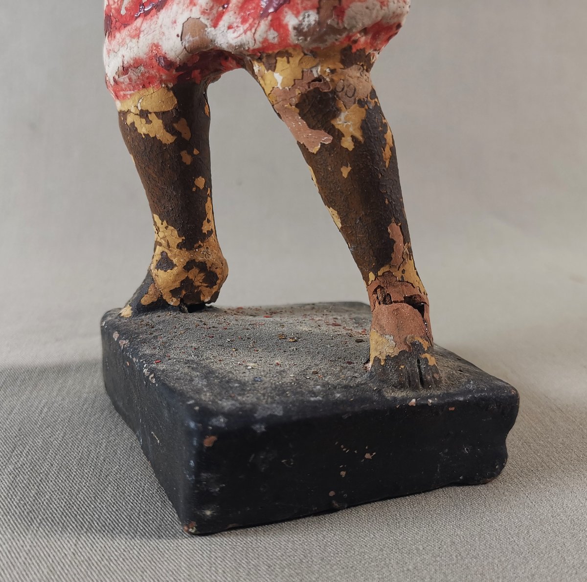 Statuette antique, Grèce, Béotie, Thébes, Rhitsona, Terre cuite Figurant un Porteur d'Eau, -photo-7