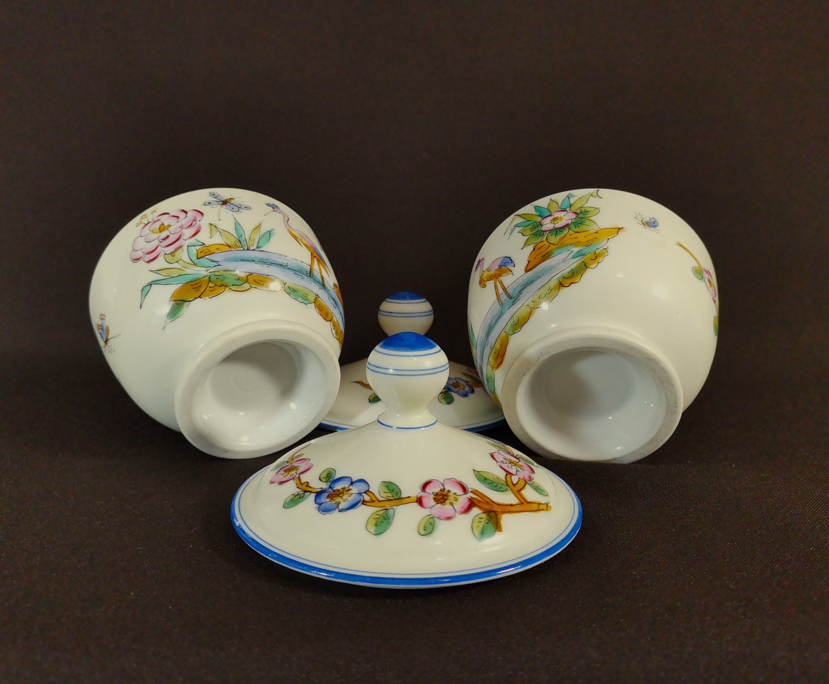 Paire Pots à Pommade ou Onguent du XIXe, Porcelaine à Décor Peint Chinoisant de Paysage d'Eau-photo-3