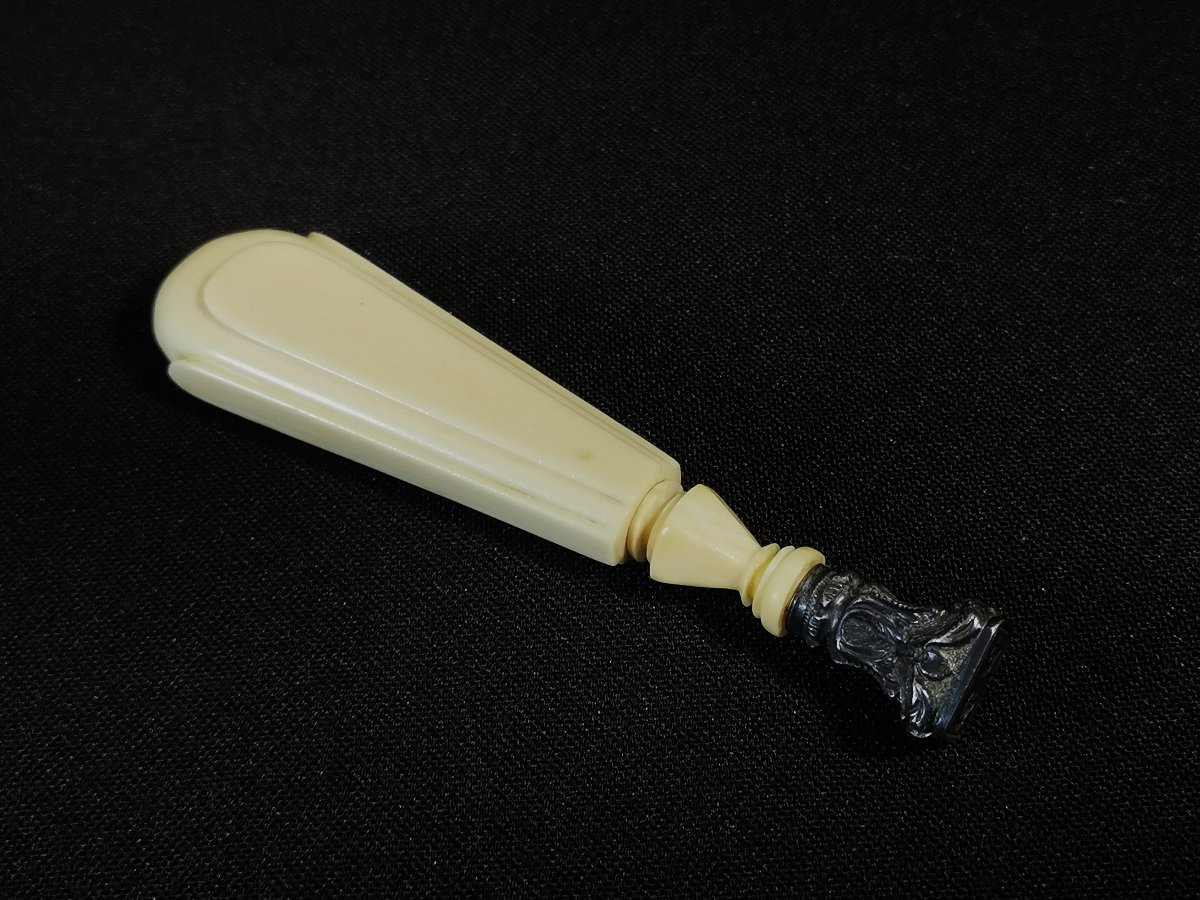 Sceau à Cacheté du XIXème Siècle en Ivoire et Argent, Chiffré, poinçon à la Hure de Sanglier-photo-3
