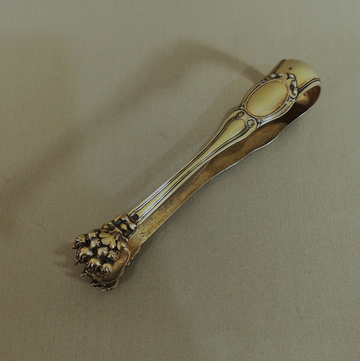 Pince à Sucre du XIXe, Style Louis XV en Argent Vermeil à Prise figurant des Pattes Griffues-photo-5