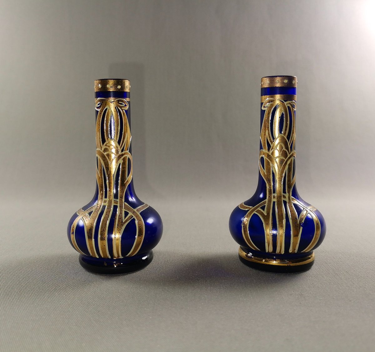 Art Nouveau Jugendstil Glass, Pair Of Miniature Vases, Sapphire Blue Glass With Rings & Gold Decoration-photo-3