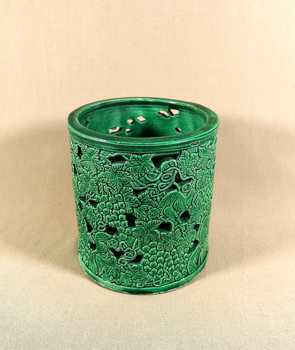 Republic Of China, Porcelain Brush Pot Or Bitong, Decorated With Lemurs Amongst Vine Leaves -photo-2