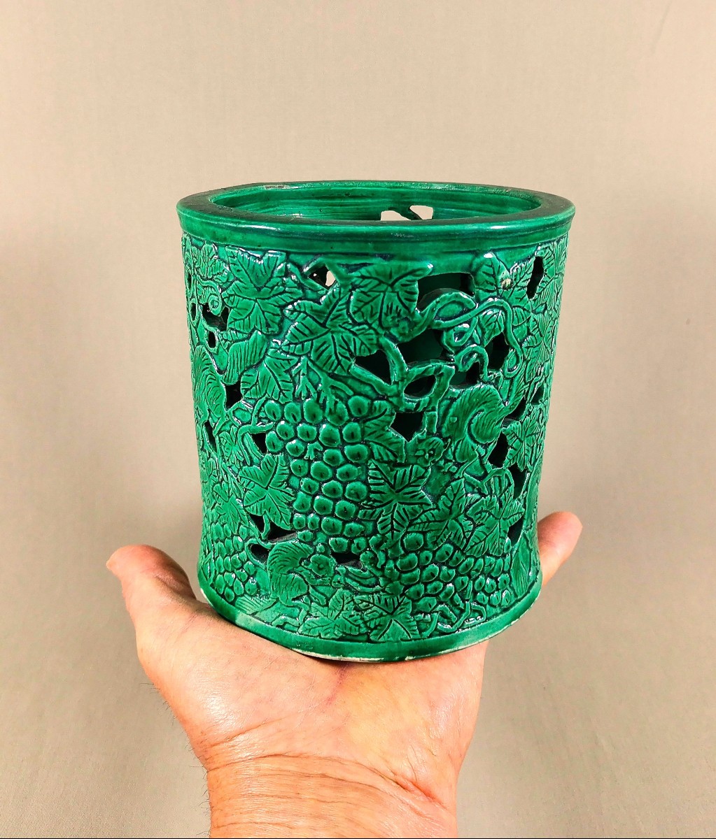 Republic Of China, Porcelain Brush Pot Or Bitong, Decorated With Lemurs Amongst Vine Leaves -photo-8