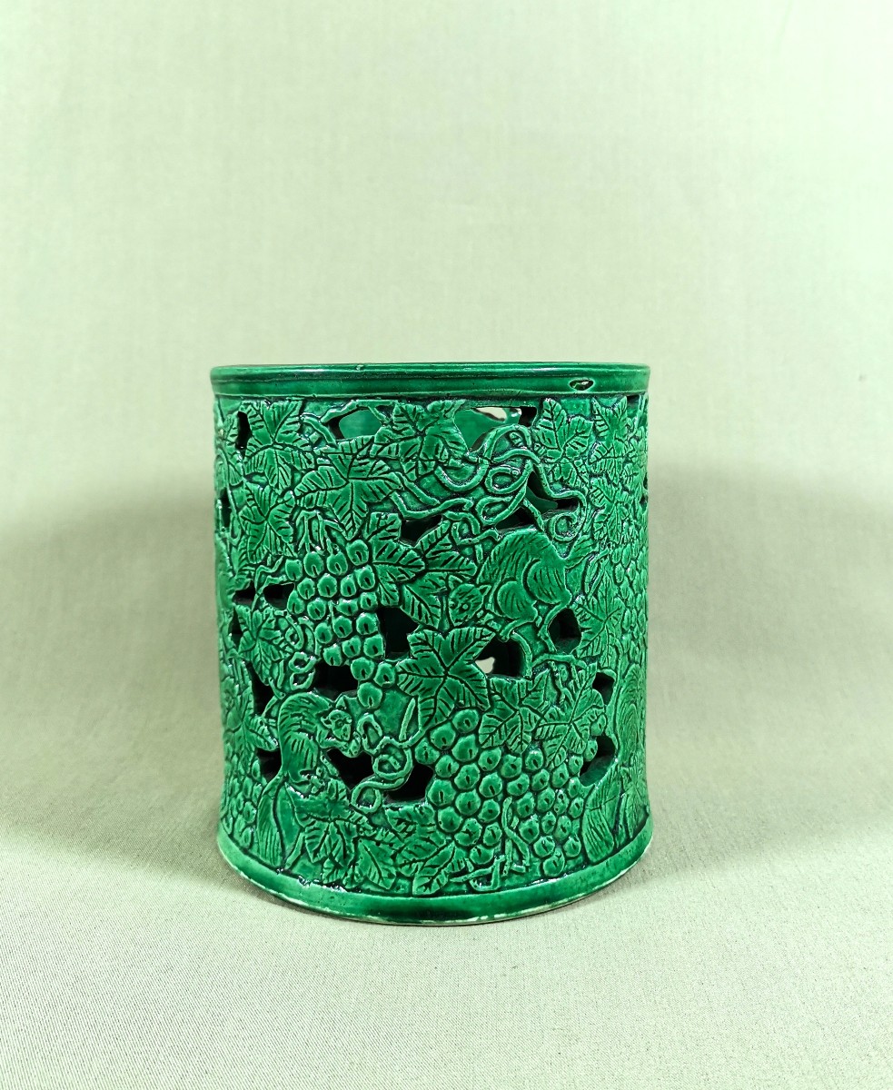 Republic Of China, Porcelain Brush Pot Or Bitong, Decorated With Lemurs Amongst Vine Leaves 