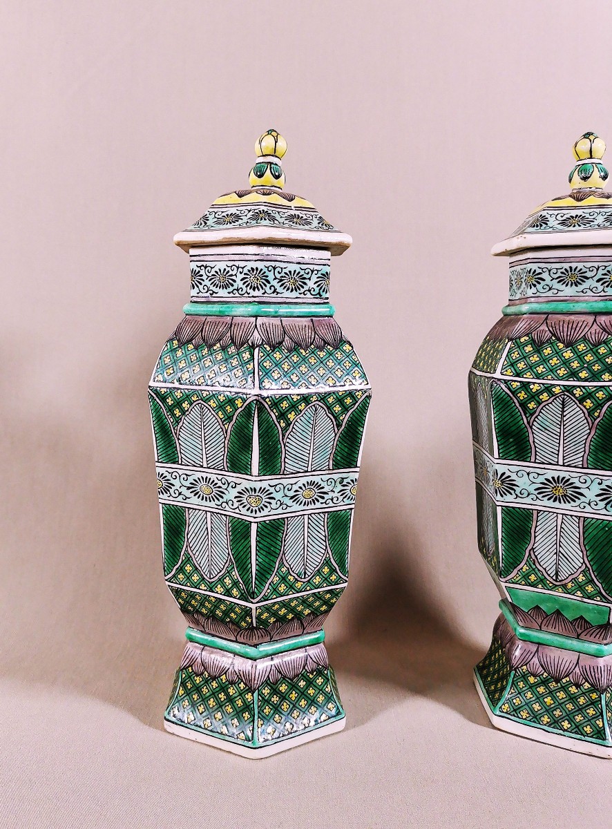 China, Qing Dynasty, Kangxi Period (1661–1722) Pair Of Lidded Vases In Glazed Bisque-photo-2